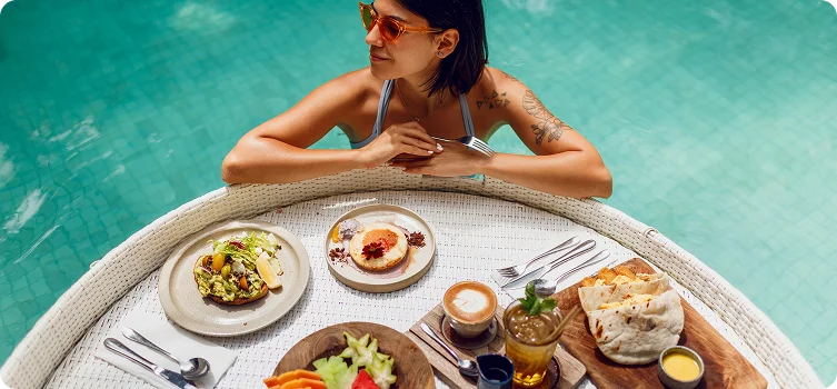 floating breakfast