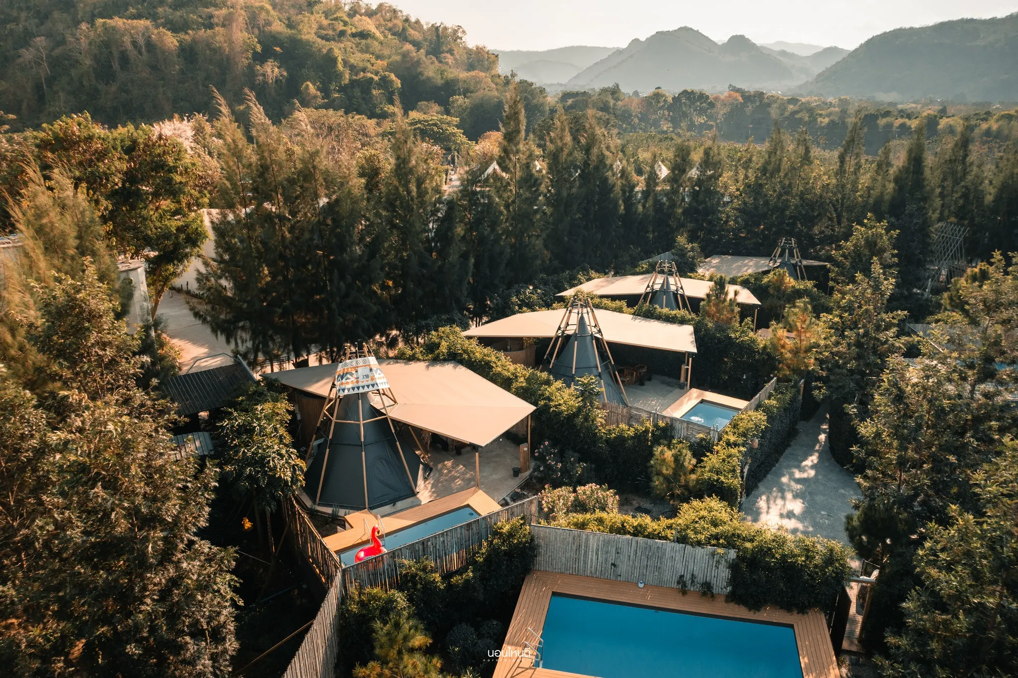 (i) TeePee Glamp Convergent Glamping_1